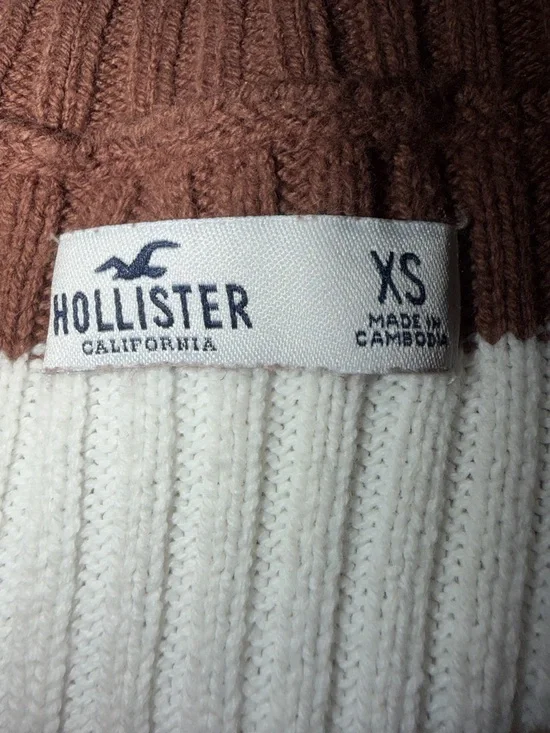 Hollister Cropped Sweater - Picture 3 of 3